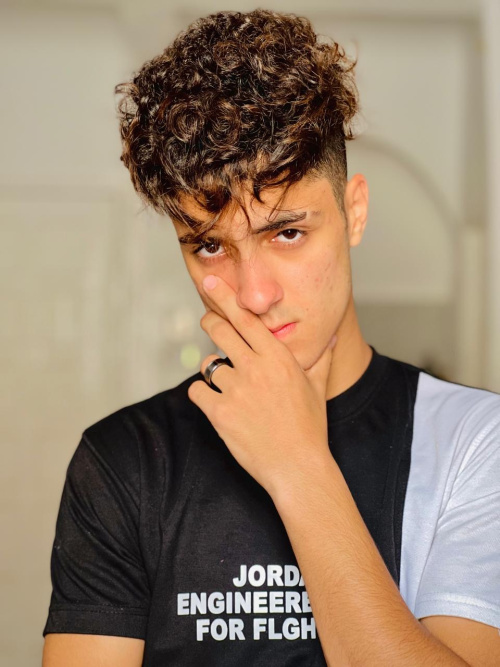 اكتب تم وخالد بيبو هيتابعك 😉